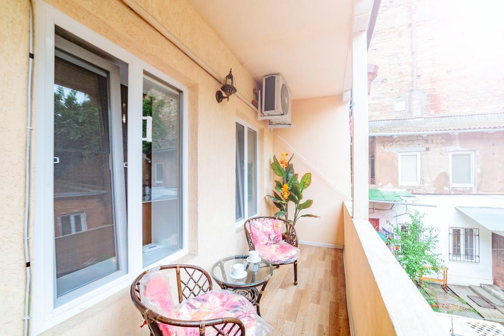 Studio On Rishelyevskaya Appartement Odessa Buitenkant foto